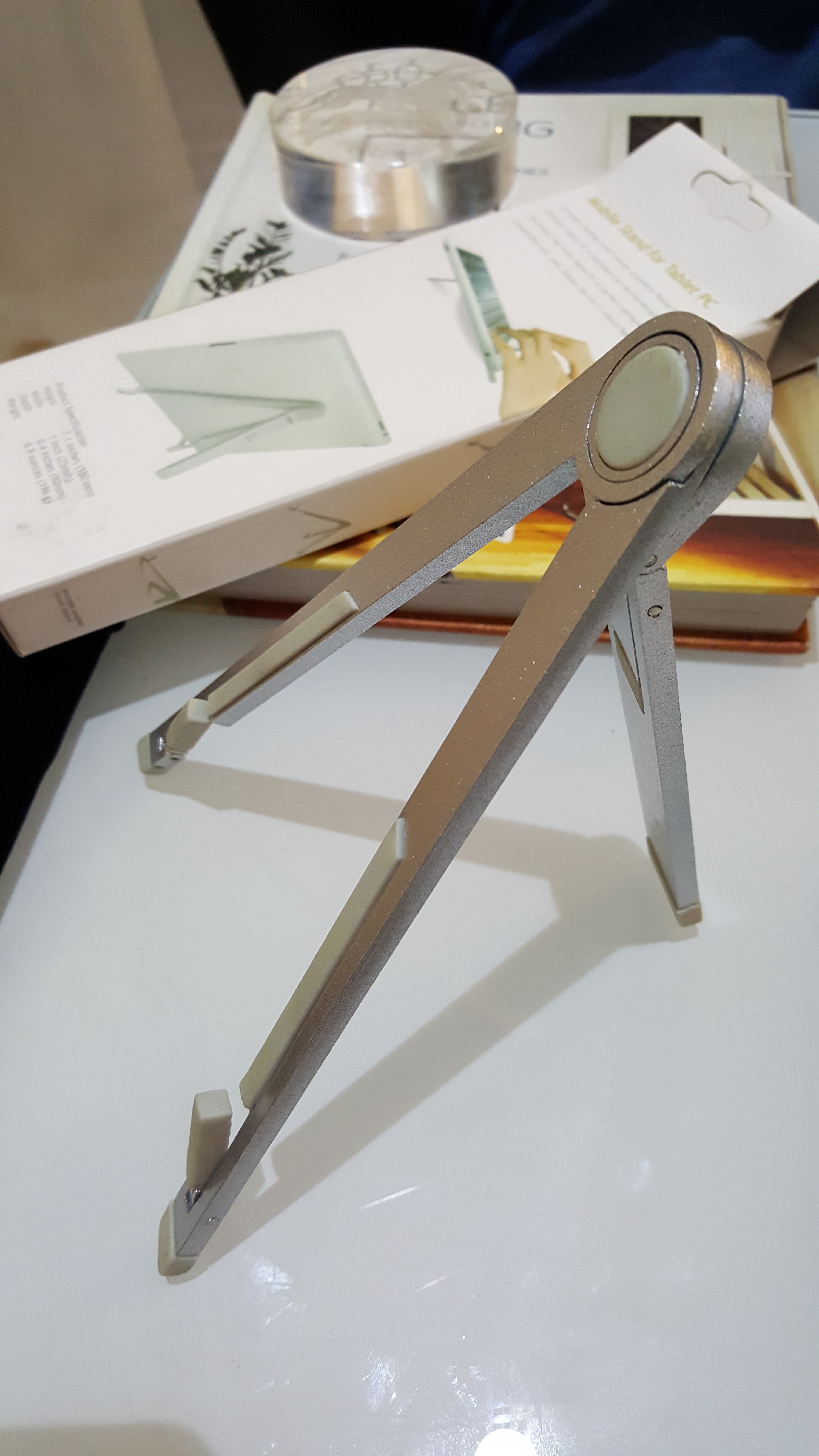 Mobile Stand for Tablet PC Aluminum Alloy Ideal for wedding and birthday giveaways...