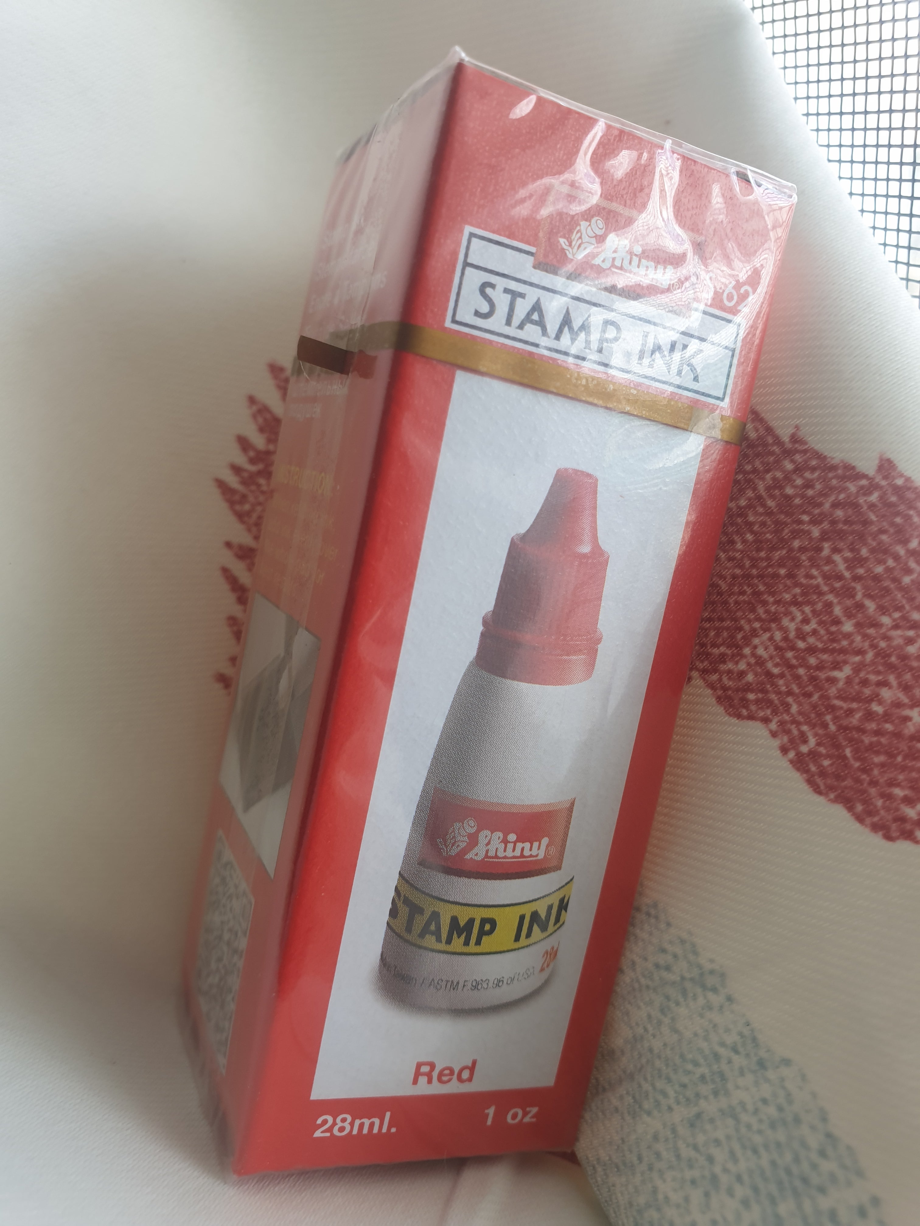 Shiny S-62 Stampad Ink  Shiny Red Ink, 28 ml.